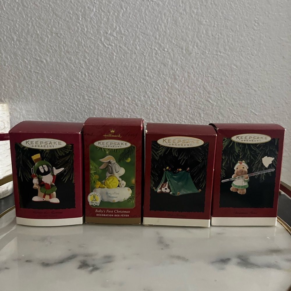 Vintage Hallmark 4 Ornaments Looney Tunes 1995-2001